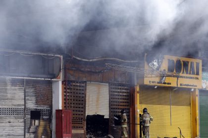 incendio-no-ceasa/rio-esta-controlado;-bombeiros-trabalham-no-rescaldo