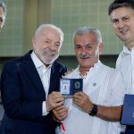 carteira-docente-e-documento-que-valoriza-profissao,-diz-professora