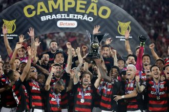 flamengo-derrota-ceara-e-coroa-ano-magico-com-titulo-brasileiro
