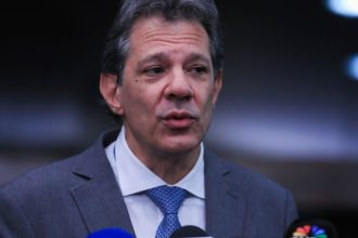 haddad-busca-canal-direto-com-eua-para-rastrear-pecas-de-fuzis