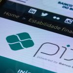 apos-adiamentos,-banco-central-desiste-de-regular-pix-parcelado