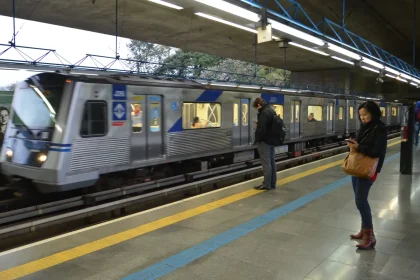 linhas-do-metro-de-sao-paulo-comecam-a-funcionar-24-horas-aos-sabados