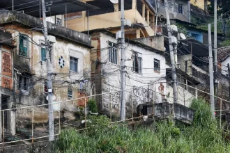 quase-20%-da-populacao-de-favelas-vivem-em-vias-onde-nao-passam-carros