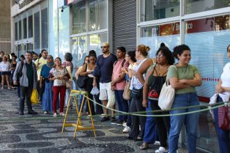 mais-de-42-mil-fazem-provas-discursivas-do-cnu-2025-neste-domingo