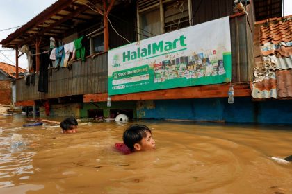 mortes-por-enchentes-na-ilha-de-sumatra-ultrapassam-900