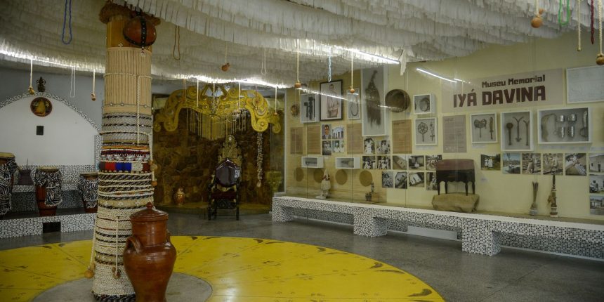 racismo-religioso:-76%-dos-terreiros-no-brasil-sofreram-violencias