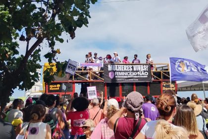 mulheres-protestam-no-rio-e-pedem-maior-presenca-do-estado