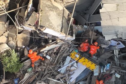 casarao-desaba-no-bairro-do-catete,-no-rio,-e-deixa-varios-feridos