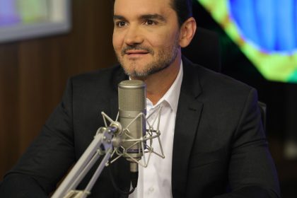 uniao-brasil-decide-expulsar-ministro-celso-sabino-da-legenda