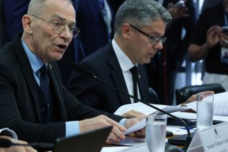 cpi-do-crime-convoca-bacellar,-presidente-da-alerj-solto-por-colegas