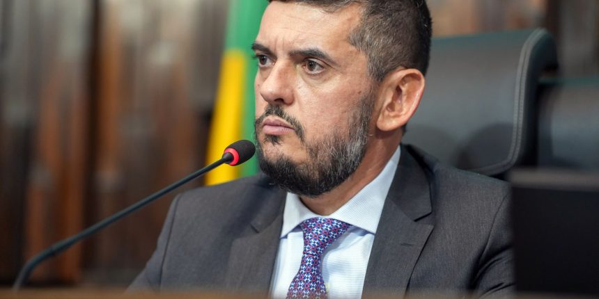 apos-colocar-tornozeleira-eletronica,-rodrigo-bacellar-e-solto-no-rio