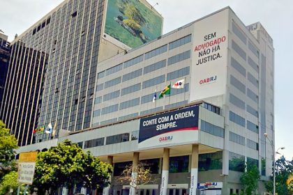 alerj-aprova-dispensa-de-terno-e-gravata-no-verao-em-audiencia-publica