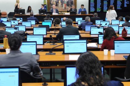 ccj-da-camara-aprova-cassacao-de-carla-zambelli