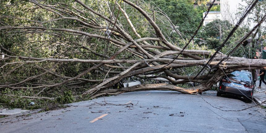 mais-de-1,3-milhao-de-imoveis-continuam-sem-energia-eletrica-em-sp