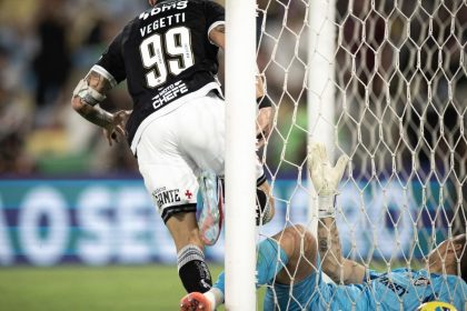 rayan-e-vegetti-decidem-e-vasco-sai-em-vantagem-na-copa-do-brasil