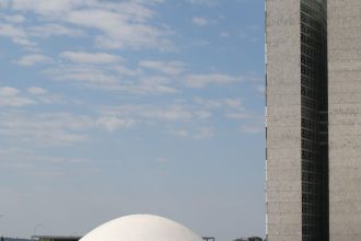 buscas-da-pf-na-camara-tem-como-alvo-ex-assessora-de-lira