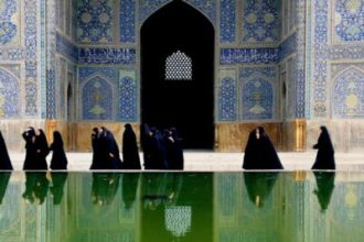 seja-obrigatorio-ou-proibido,-mulheres-perdem-no-debate-sobre-o-hijab