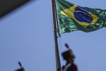 politicos-e-autoridades-celebram-queda-da-lei-magnitsky-contra-moraes