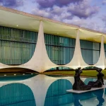 pf-acha-documentos-no-alvorada-e-pede-para-interrogar-bolsonaro