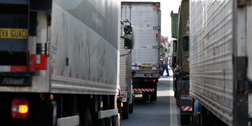 cmn-regulamenta-linha-de-r$-6-bi-para-financiamento-de-caminhoes