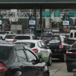 andarilho-invade-ponte-rio-niteroi-e-causa-confusao-no-transito