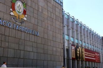 lula-sanciona-porte-de-arma-para-policiais-legislativos-estaduais